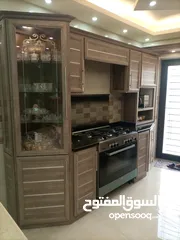  18 شقة مميزة للبيع