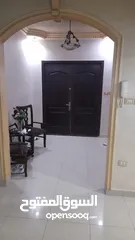  4 شقه من فيلا(غير مفروشة )للايجار طابق اول ب 360 ويوجد شقة صغيره طابق ارضي مدخل مستقل (غير مفروشة)150د