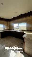  6 شقه للبيع المستعجل