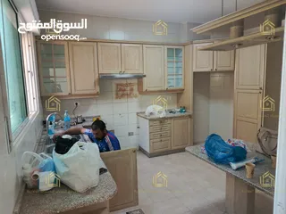 2 شقة مجددة - ام السماق - 3نوم - 190م - بلكونتين بإطلالــــه مميزة - قرب الخدمات العامة