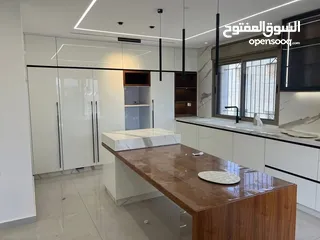  4 شقه فاخرة للبيع في سطح مرحبا قرب مسجد الخلفاء