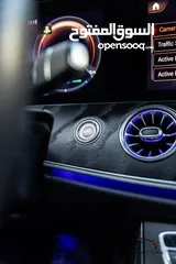  26 Mercedes benz E200 coupe 2021