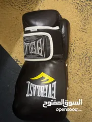  2 قفازات ملاكمة للبيع أصلية Everlast من امريكا