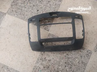  18 قطع مستعمله و اكسسوارات مختلفة للسيارات