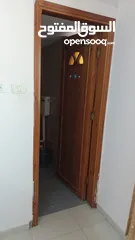  4 شقه مقابل الاكاديميه واسعه. مطله  سكن طالبات  180م2  بسعر مناسب
