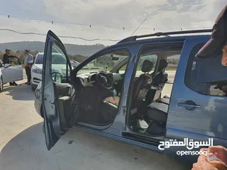  4 بيجو بارتنر تيبي 2015