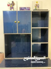  1 مكتب خشب زان تفصيل لون ازرق مع خزانة خشب تعليق  لون بني مع خزانة ملفات مع خزانة دروج