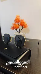  2 نظارة شمسية للبيع UNISIX