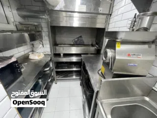  9 للبيع مطعم سوري متكامل في موقع مميز بعجمان