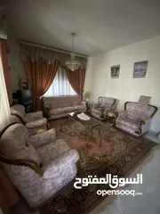  4 شبه فيلا موقع مميز جداً