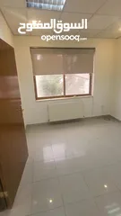  4 عيادة للبيع او للايجار