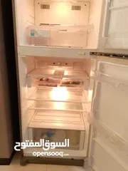  2 ثلاجة LG بحالة جيدة جدااا السعر 95غير قابل للتفاوض