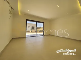  4 شقة طابقية مع حديقة للبيع في طريق المطار بمساحة بناء 400م