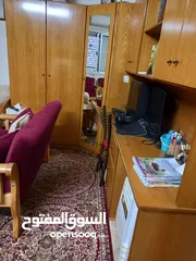  3 غرف شاملة تخت و مكتبة و خزاين