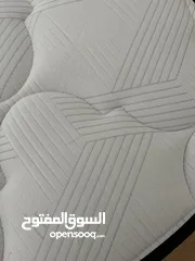  3 فرشه كينج  حجم مقاس 200x 180 cm  استخدام 10 اشهر فقط.  ممتازه الحال متل الجديد بتخدمك بحدود  10 سنين