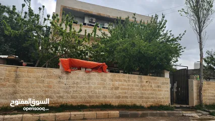  20 عماره لل: بيت مستقل مكون من ثلاث طوابق مساحة الارض 1117متر مساحة البناء ل