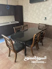  1 طاولة سفره 6 مقاعد سعر قابل للتفاوض