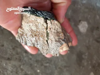  7 حجر زمرد خام