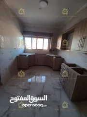  5 شقة فارغة للايجار في عبدون لم تسكن بعد التجديد