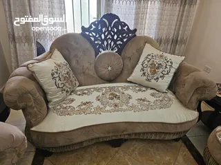  1 طقم كنب فاخر  جيدد عدد 7 مقاعد