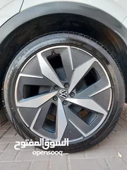  5 فولكسفاغن ID4  بيور بلس 2022 / قطعت 27 فقط/ فحص كاامل
