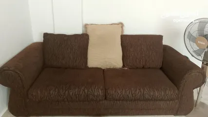  3 طقم كنب امريكي مع طاوله كبيرة