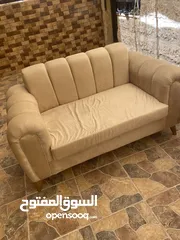  3 طقم كنب 7 مقاعد بحالة الوكالة  بسعر مغري