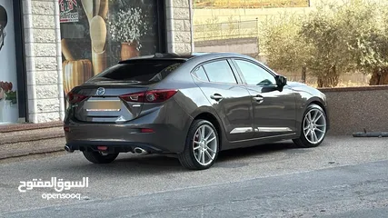  1 مازدا شلوش للبيع بحالة ممتازة