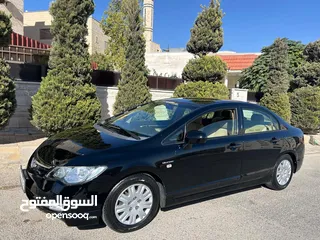  1 هوندا سيفيك فحص كامل استخدام شخصي لون اسود  ماتور 1800cc فيتك بنزين كامل  اقتصاديه جدا جير اوتوماتيك