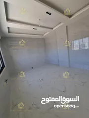  9 شقة جديدة - لم تسكن - خلدا - 4نوم 2ماستر - 240م - بلكونتين بإطلالــــه مميزة - قرب الخدمات العامة