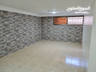  5 شقة تسوية للايجار من المالك مباشرة بالقرب من اشارة مستشفى حمزة ومسجد ابو بكر