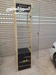  1 بترينا قزاز 8 رفوف 3 جوارير مع انارة