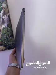  2 Mac Book Pro