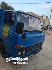  2 سيارة شحن تيوتا 1984