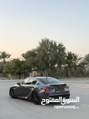  6 للبيع لكزس is 350 F sport 2022 بحالة الوكالة ولون نادر وفل مواصفات+دفريشن الموتر