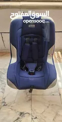  1 كرسي اطفال للسيارة لحد عمر 3 سنوات للبيع.