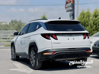  4 هونداي توسان 2022  فل اضافات بدون فتحة سقف  فحص نخب  عداد 22 الف كيلو  الجب كرتونة