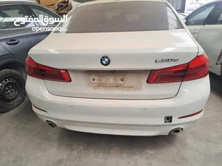  4 2020 BMW 530E hybrid فل للبيع على ضربتها او مصلحها تصلح لسوق الاعفاءات