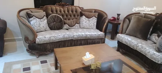  3 طقم كنب فاخر حجم كبير