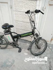 1 بسكليت كهربا للبيع 36 ڤولت واذا شحنتها مية  بتصل 42 فولت 12 امبير بسعر 700 مش ماشي فيها كثير