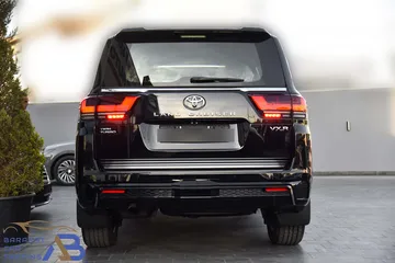  8 تويوتا لاند كروزر 2023 Toyota Land Cruiser VX.R Twin Turbo V6