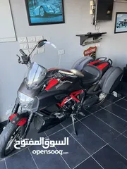  1 2015 Ducati diavel  6000 km