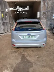  4 سيارة فورد فوكس صنع 2009 وستراد 2012 سيارة جيرعادي اصل اقتصادية بل بنزين فيها تامين وترخيص لشهر 9