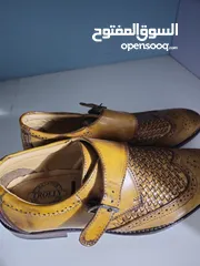  3 حذاء بني خشبي جديد