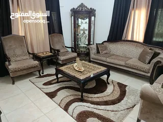  8 غرفه ضيوف جديده بحالة الوكاله و مميزه ...  لون رائع و خشب ثقيل  .... بسعر لقطه