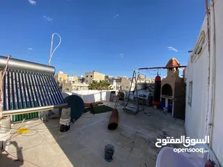  24 منزل بيت للبيع او للاستثمار مع إمكانية البناء على السطح