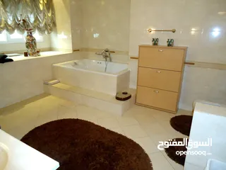  16 شبه فيلا 5 نوم للايجار  ( Property 39852 ) سنوي فقط