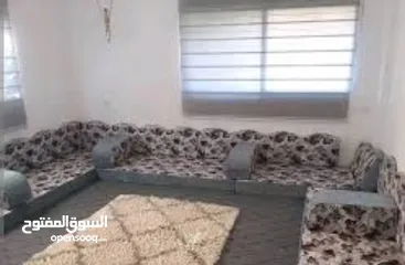  1 طقم فرشات عدد 6 بحاله جيده