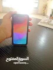  4 للبيع أيفون 11 عادي 256جيجا بطارية 87 مغلق أيكلاود مغير شاشة وباك جهاز نضيف فقط بحاجة فتح أيكلاود