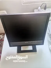  4 شاشة lcd مستعملة للبيع بسعر طري جدا للتواصل 8493638*77 بدون النجمة